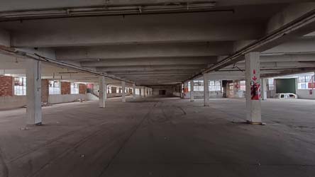 5 000  m² Industrial space