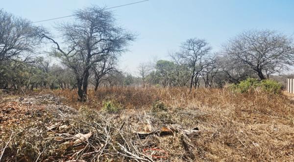 1 660 m² Land