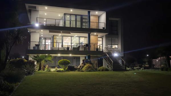 5 Bedroom House