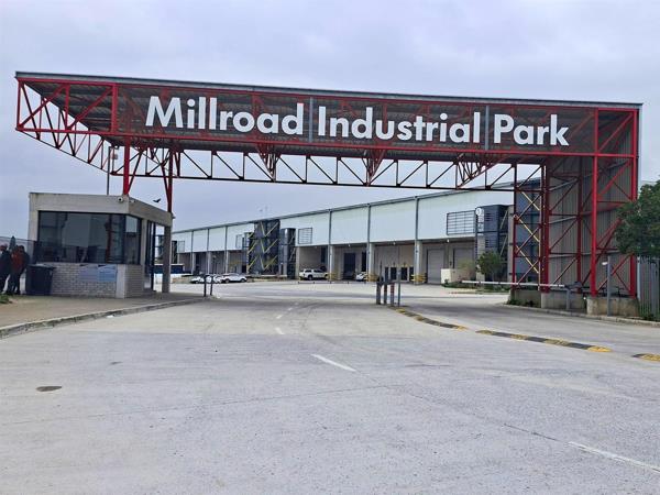 7 572  m² Industrial space