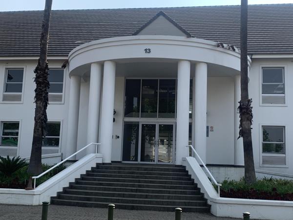 1 225  m² Commercial space