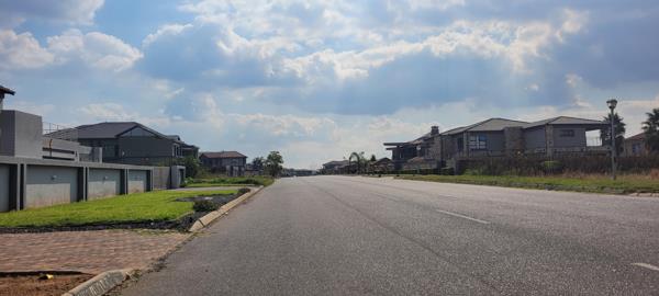1 200 m² Land