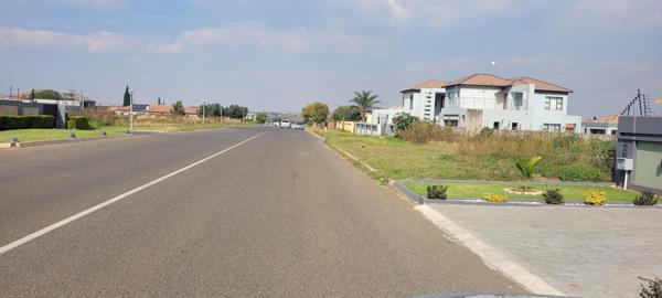 1 200 m² Land