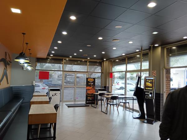 160  m² Retail Space