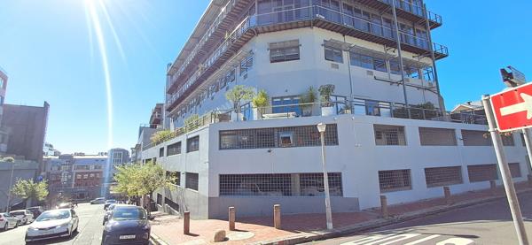 415  m² Office Space