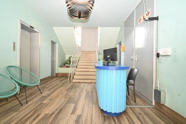 1 000  m² Commercial space