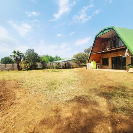 4.6 ha Smallholding