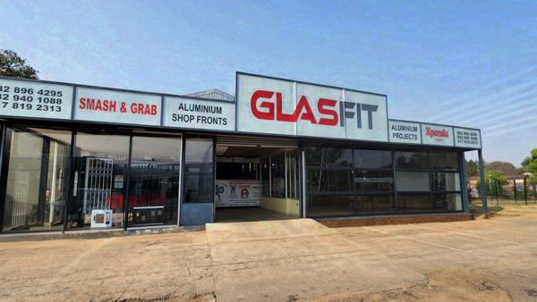 820  m² Commercial space