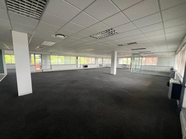 1 089  m² Office Space