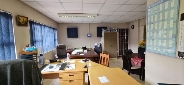 90  m² Commercial space