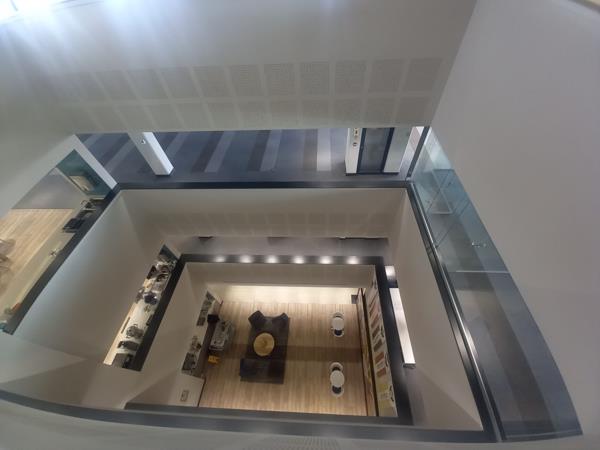 2 093.9 m² Office Space