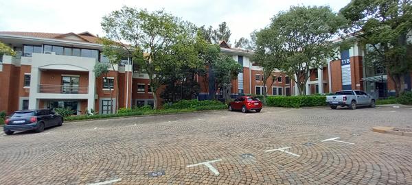 843  m² Commercial space