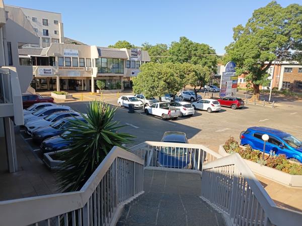 98  m² Office Space