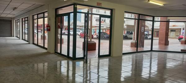 712  m² Retail Space