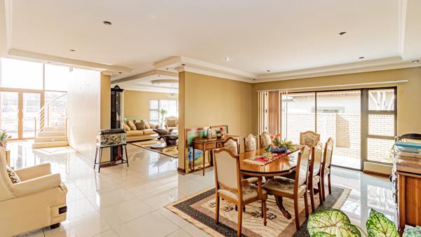 6 Bedroom House