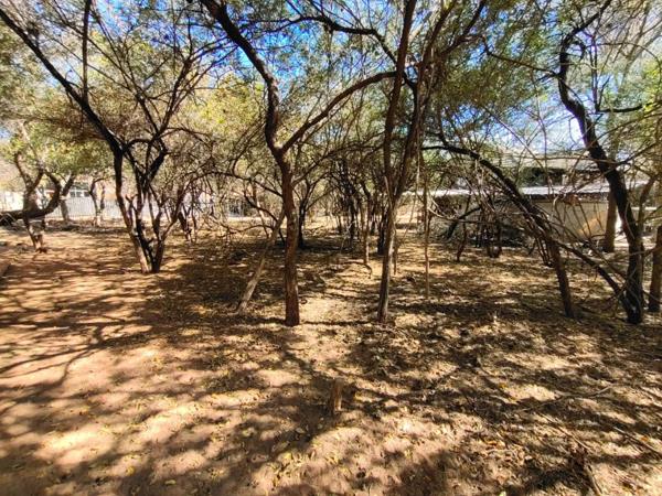 400 m² Land