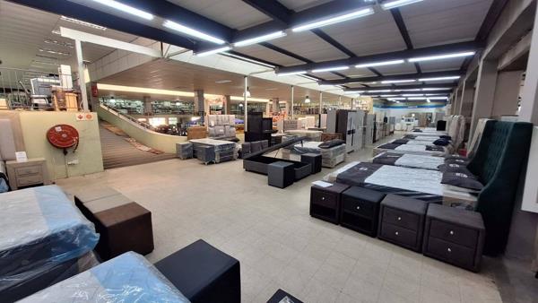 3 000 m² Commercial space