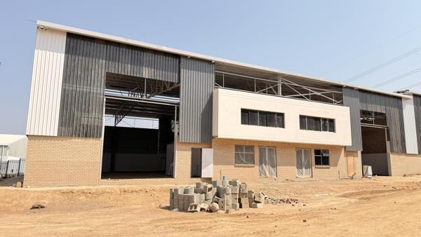 571  m² Industrial space