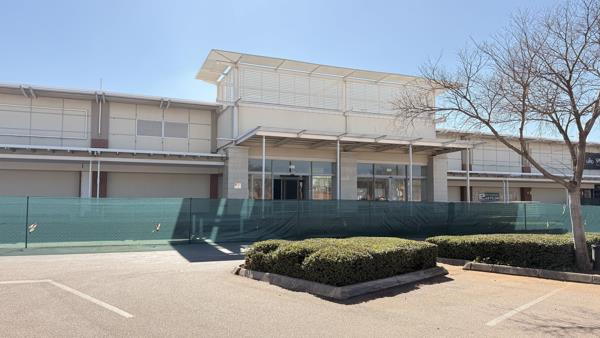 3 956  m² Commercial space