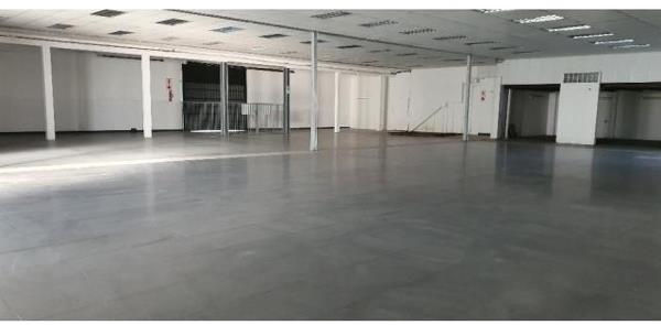 1 000  m² Commercial space