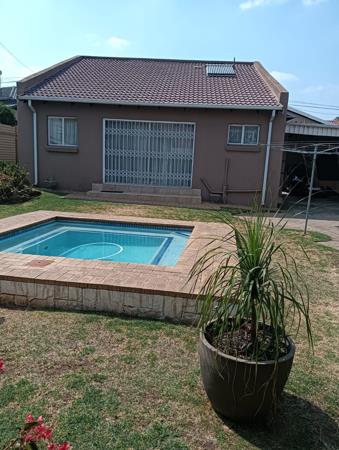 1 Bedroom Garden Cottage