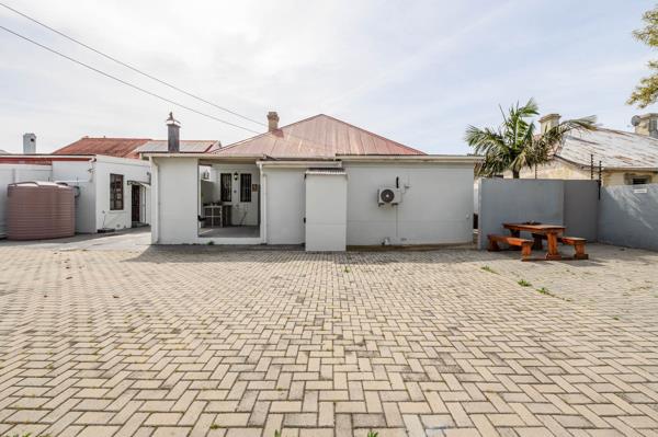 1 097  m² Commercial space