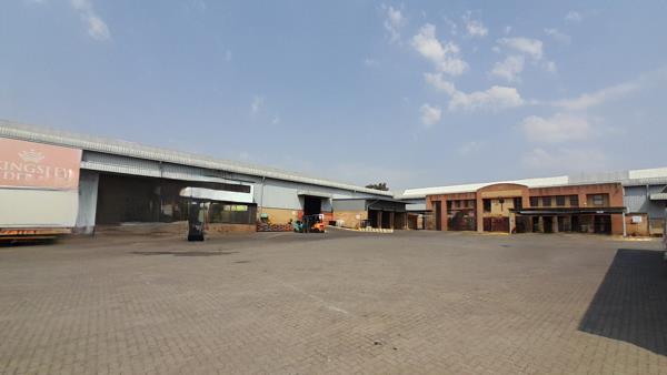 3 940  m² Industrial space