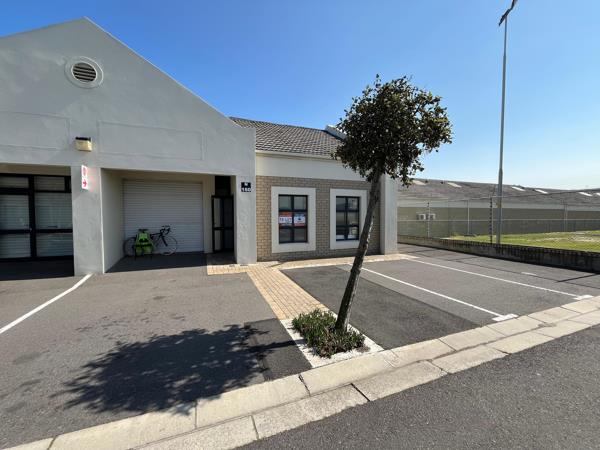 102  m² Industrial space