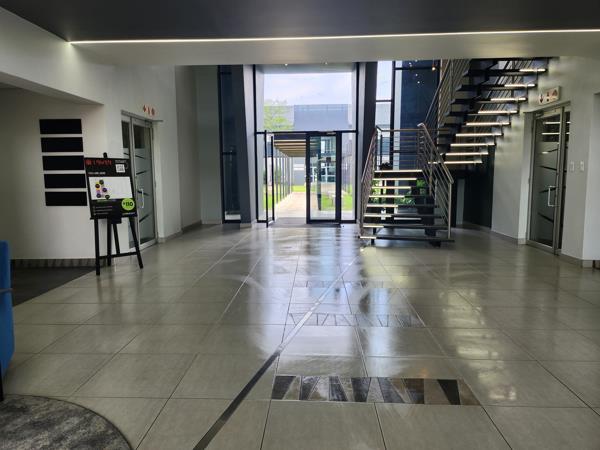 612  m² Commercial space