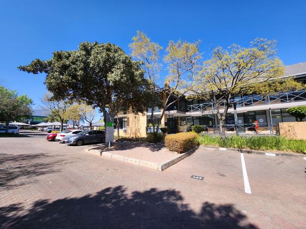 83  m² Commercial space