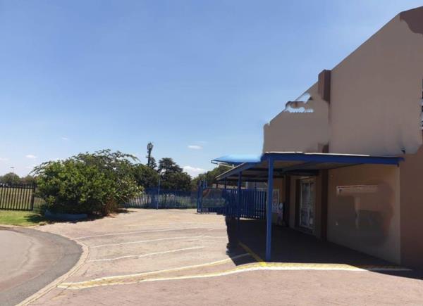 620  m² Commercial space