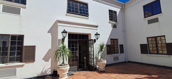 308 m² Office Space