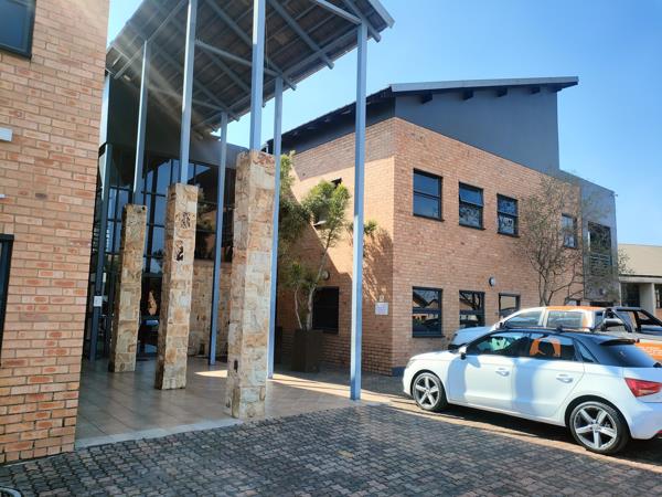 205  m² Commercial space