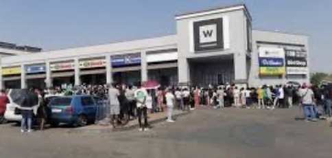 472  m² Retail Space