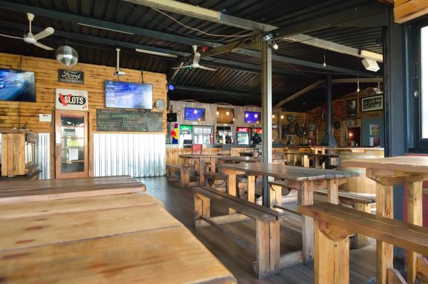 669  m² Commercial space