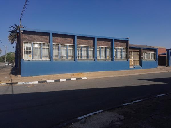 650  m² Commercial space