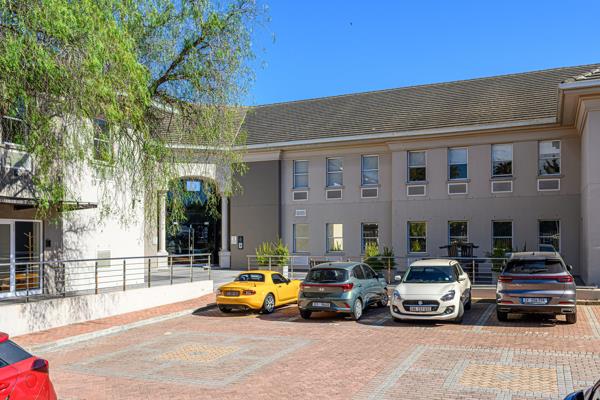 395  m² Office Space