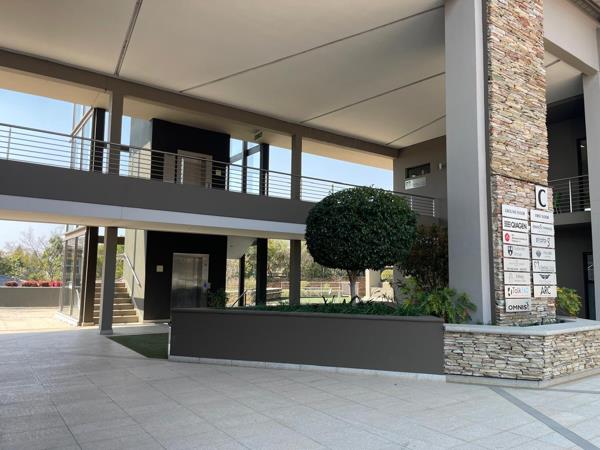 155  m² Commercial space