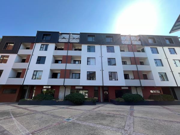 120  m² Retail Space