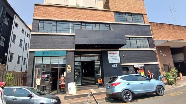 708  m² Commercial space