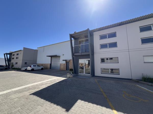 879  m² Industrial space