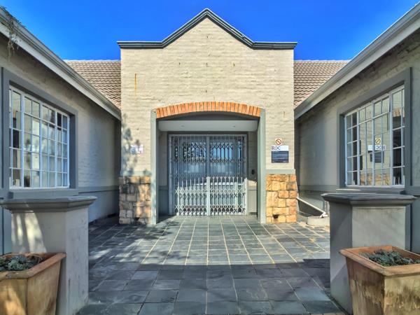 566  m² Commercial space