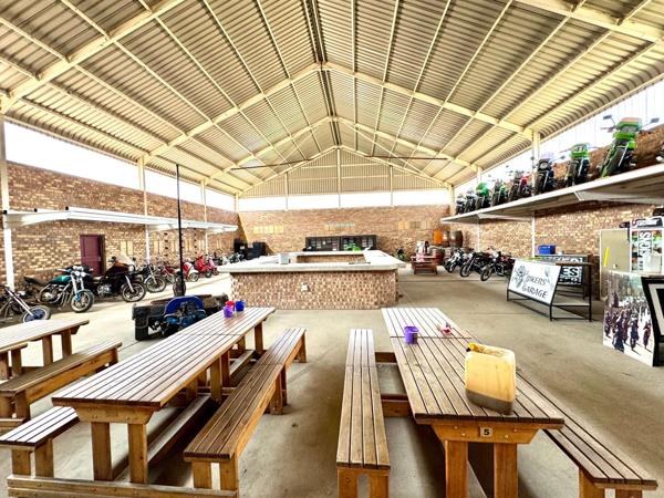 300  m² Industrial space