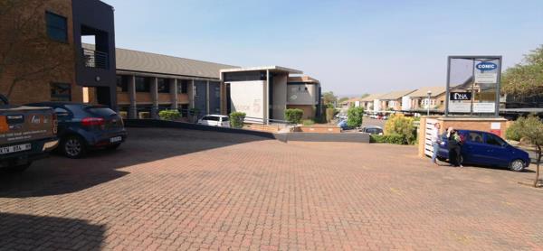 205  m² Commercial space