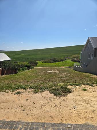 700 m² Land