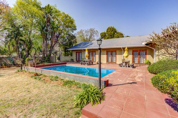 8 560 m² Farm
