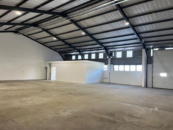 351  m² Industrial space