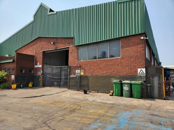 699  m² Commercial space