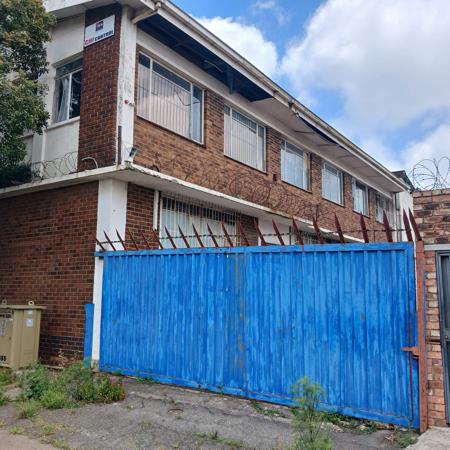 1 400  m² Industrial space