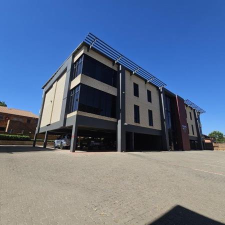 1 371  m² Commercial space